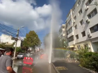 Fenomen spectaculos în Constanța. O conductă s-a spart, iar apa tâșnită a depășit înălțimea unui bloc