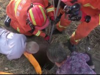 Copil căzut în fântână, salvat de pompieri. Era la 20 de metri sub pământ