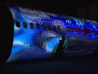 Proiect unic în lume, la București: Avion transformat în opera de artă. ”N-am văzut așa ceva în viața mea”