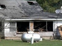 Eroul care a salvat două persoane dintr-o casă în flăcări. Totul a fost filmat