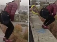 Moarte oribilă pentru mama a trei copii. Femeia a sărit cu coarda fără să știe că frânghia nu fusese fixată