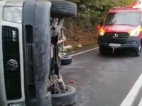 Un microbuz s-a răsturnat în Cluj. Mai mulți oameni au fost răniți. VIDEO