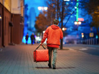 Șoferii și curierii de pe Glovo, Bolt și Uber vor avea propriul sindicat. Se vor putea înscrie şi cetățenii străini