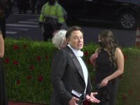 Detaliile dezvăluite de un român care i-a văzut pe Elon Musk și Angelina Jolie la Bran. „Era foarte zâmbitor”