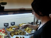 Restaurantele all you can eat au succes și în România. Ce se întâmplă cu cei care fac risipă