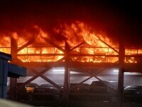 incendiu parcare aeroport Luton