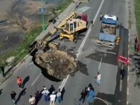 Crater de doi metri în asfalt, căscat în mijlocul drumului între Năvodari și Lumina. Patru șoferi abia au scăpat cu viață