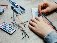 (P) Echipamentul de bază pentru a-ți construi propriile proiecte electronice