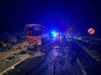 Accident grav în Hunedoara. Un tânăr de 17 ani aflat la volan și pasagerul său au murit. 20 de oameni sunt răniți