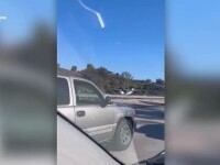 Un avion a aterizat de urgență pe o autostradă din SUA, la o oră de vârf