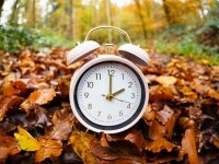 Ora de iarnă 2025: O oră în plus sau o oră pierdută. Cum să profiți de schimbarea ceasului pentru a-ți regla stilul de viață