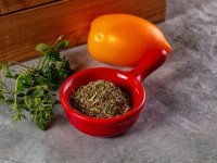 Cum să faci acasă amestecul de ierburi de Provence. În ce rețete se poate folosi