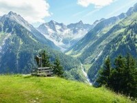 O turistă a murit după ce a căzut de la 70 de metri în munții Tirolului din Austria. Greșeala care i-a adus sfârșitul