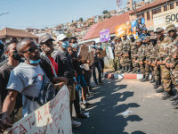 Armata din Madagascar se alătură protestatarilor din generația Z, în timp ce poliția trage în manifestanți