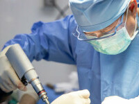 Motivul amânării procesului neurochirurgului care și-a lăsat fiica să bage burghiul în capul unui pacient