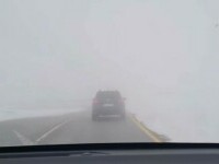 Încă un sector din Transalpina se închide din cauza viscolului, a avalanşelor şi a căderilor de stânci. VIDEO