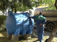 Oamenii din apropierea Salinei Praid se descurcă greu cu apa potabilă. Iau din rezervoare stradale, dar riscă să înghețe