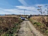 Cadavrul unui nou-născut, găsit într-un sac menajer pe un câmp din județul Bacău