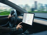 General Motors aduce AI la volan. Șoferii vor putea „să vorbească natural cu mașina, ca și cu un pasager”