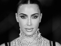 Kim Kardashian, apariție îndrăzneață la premiera serialului All’s Fair din Londra. GALERIE FOTO