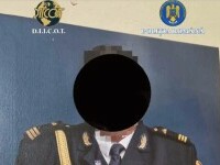 Falsul căpitan SRI care a recrutat posesori de arme, reţinut şi propus pentru arestare. Ce au găsit poliţiştii la percheziţii