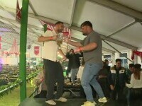 A început Oktoberfest, în București. Zeci de petrecăreți s-au delectat cu bere rece și cârnați nemțești
