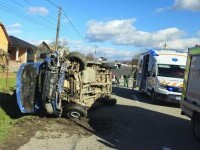 Accident grav în județul Bistrița-Năsăud. O femeie, blocată în autoturism. Două echipaje de pompieri au intervenit
