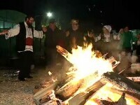 Focul lui Sumedru a luminat satele din Oltenia în ajun de Sfântul Dumitru. Tradiția veche de 2.000 de ani vestește iarna