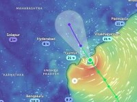 India se pregăteşte pentru un puternic ciclon. Autoritățile au închis școlile și au evacuat zeci de mii de oameni