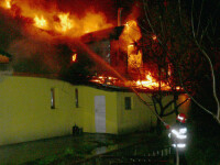 Un incendiu devastator a mistuit o gospodarie din Prahova