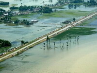 Inundatiile din India au facut 100 de victime