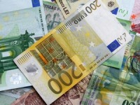 Trei ieseni au luat, cu acte false, 150 de mii de euro din banca!