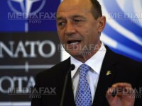 PD-L se gudura la televizor in fata lui Basescu