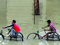 Inundatiile din India au lasat in urma 130 de victime
