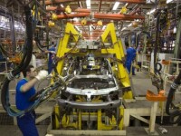 Caderea pietei auto: Renault va mai concedia 2.000 de salariati