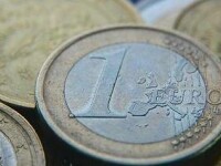 Euro urca la maximul ultimelor sase luni: 3,7028 lei