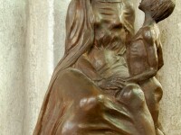 Ziare, apa si clei, ingredientele perfecte pentru statuile ce imita bronzul