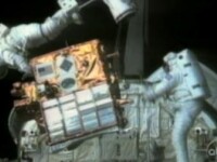 astronauti repara Statia Spatiala Internationala