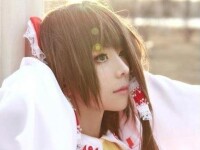 Mii de barbati au fost indragostiti de ea pana i-au aflat secretul. Cine este tanara din imagine