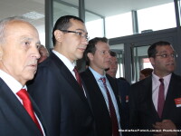De la stanga la dreapta: Mircea Cosma, presedintele Consiliului Judetean Prahova, Victor Ponta, premierul României