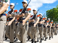 militari din Legiunea Straina marsaluind in Paris