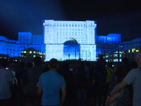 Spectacol unic de Zilele Bucurestiului. 30.000 de romani au asistat la o proiectie video inedita pe Casa Poporului