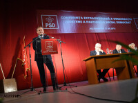 Liviu Dragnea si-a lansat candidatura la sefia PSD atacandu-l pe Iliescu. Politicianul a suferit un accident vestimentar