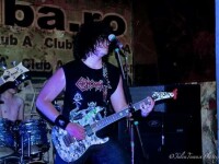Miscarea pentru underground. Razvan are doar 16 ani, dar canta thrash metal cu trupa pe care a infiintat-o: Bulletproof