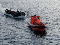 România ar putea prelua migranţi blocați pe o ambarcațiune în apele Italiei