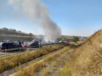Mașină în flăcări autostrada