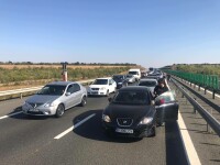 Circulație blocată pe A2, după un accident