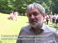 Reacția unui turist german, când vede obiceiurile ciobanilor români: ”Minunată experiența”