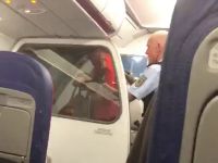 Un zbor a aterizat de urgenţă din cauza unor pasageri români. Ce au făcut în avion