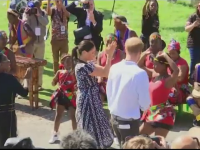 Meghan Markle și prințul Harry au dansat cot la cot cu localnicii în Africa de Sud